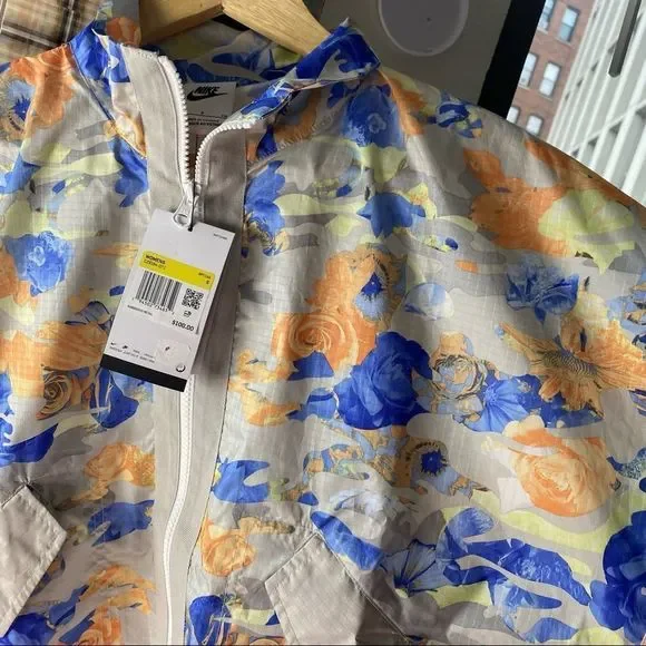 🆕 Nike Wmns Woven Jacket 'Light Bone' - Womens Small - Picture 4 of 8